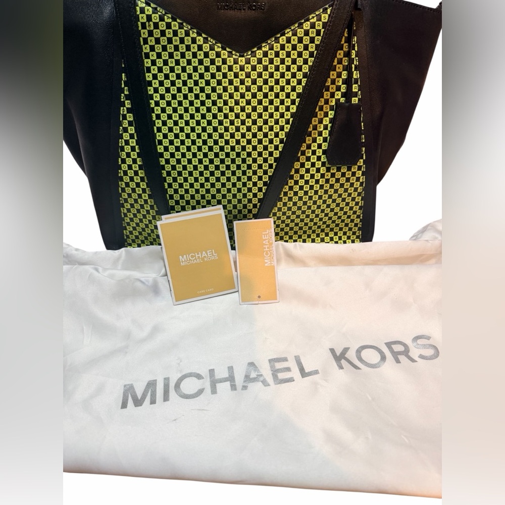 MICHAEL KORS Whitney Large Checkerboard Leather Tote 🖤💚💛 - Picture 3 of 10